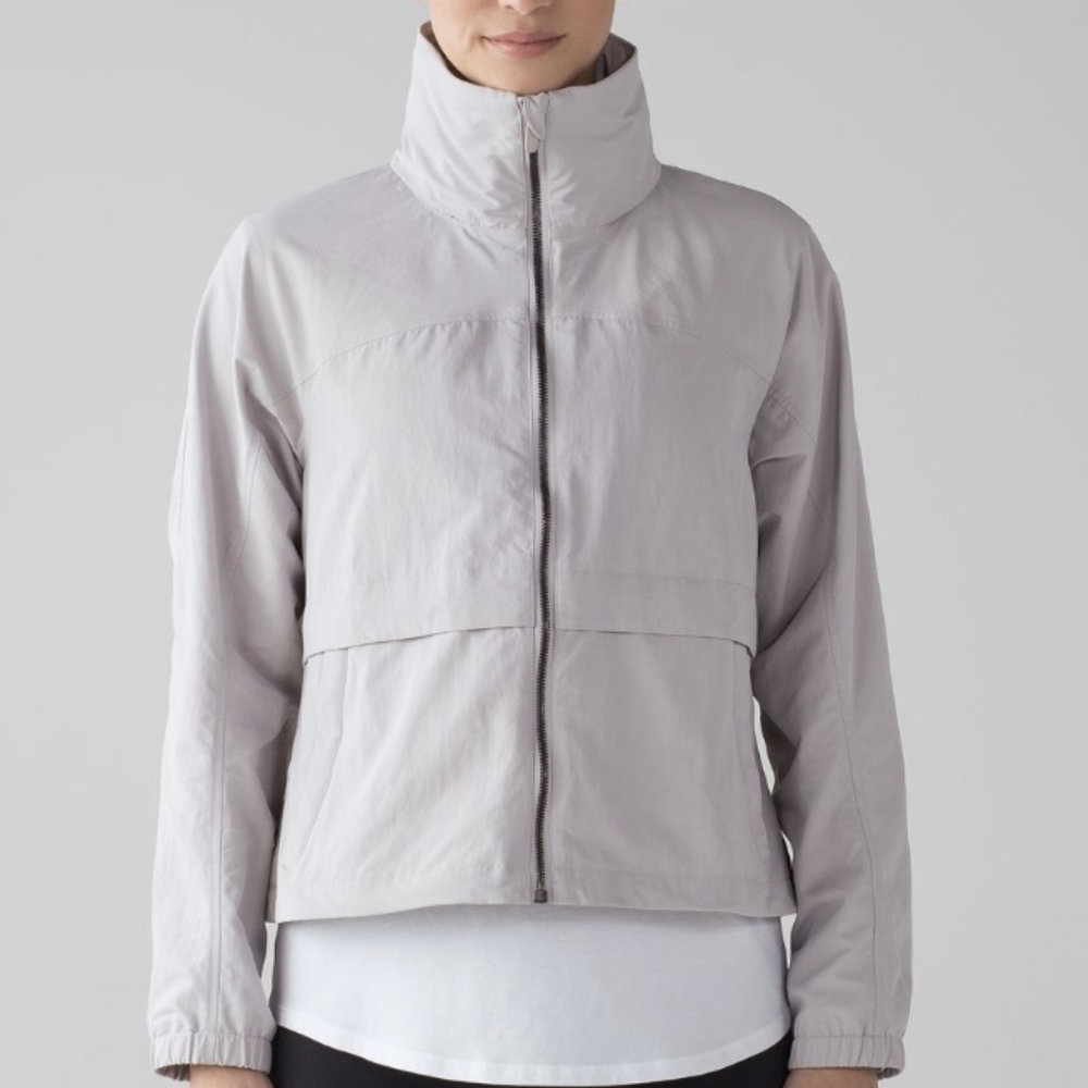 Lululemon Effortless Jacket size 4 GUC